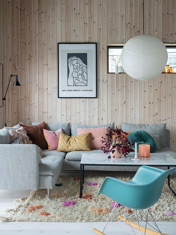 Interiørprisen Stue Furu Fondvegg Moderne Fargerikt1