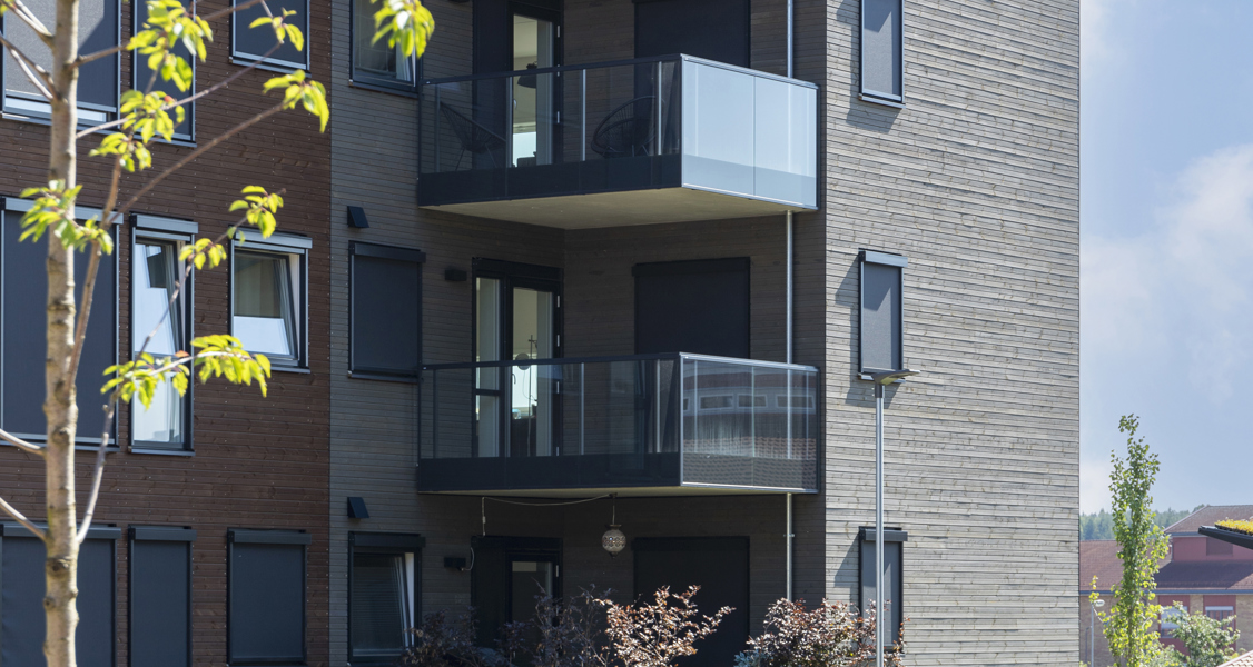 Kledning TRYR Skygrå Og Solbrun Dobbelfals Med Spor Brekketunet OBOS 5