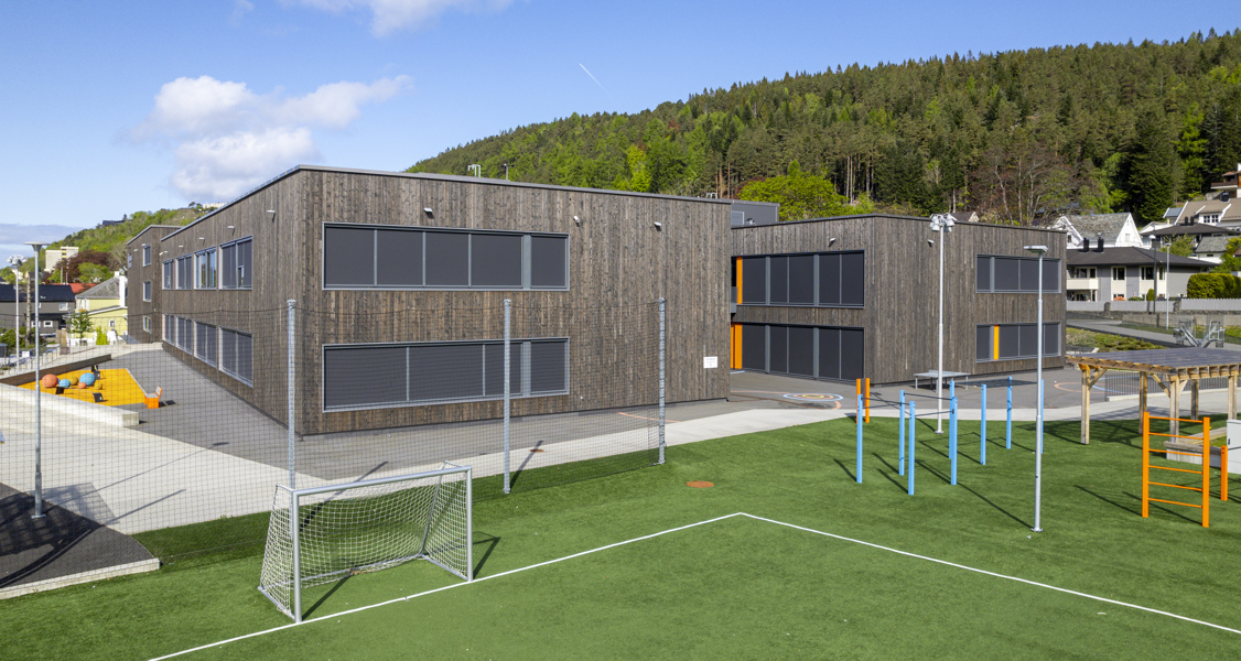Kledning NORD UAV 2S Kolvikbakken Ungdomskole 2025 05 0003
