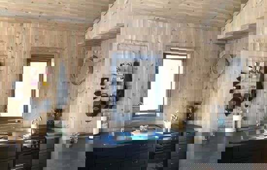 Hytteprisen Drivvedgrå Kjøkken4