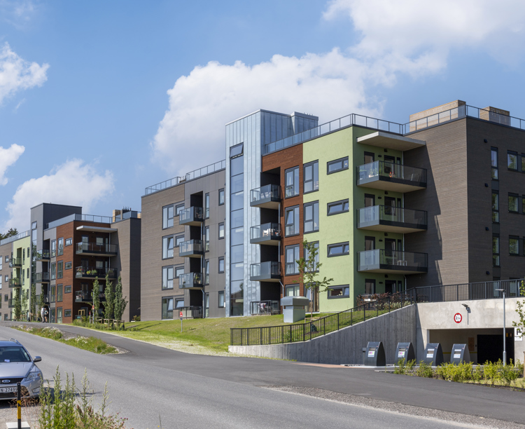 Kledning TRYR Skygrå Og Solbrun Dobbelfals Med Spor Brekketunet OBOS 11