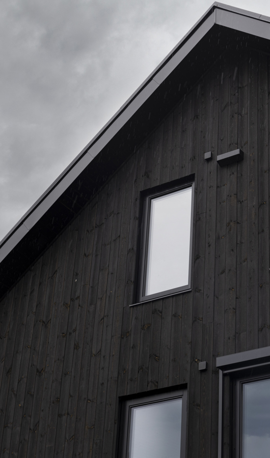 Kledning TRYR Stormsort 0723 0001